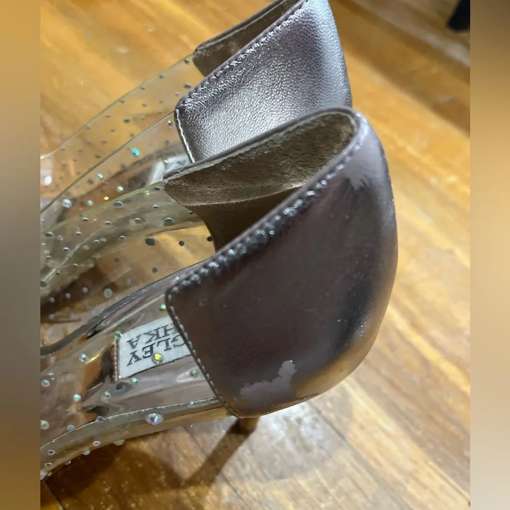 Badgley Mischka Cinderella Pointed Toe Heels Gold and Clear - Picture 8 of 10